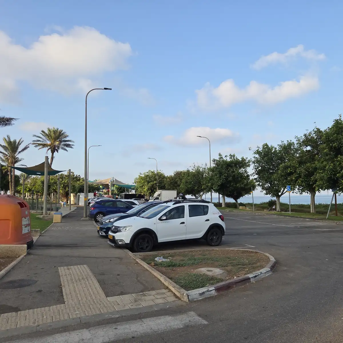 Место старта тренировок RunHaifa - парковка
